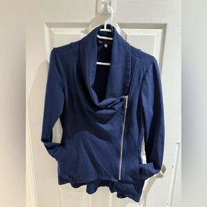 WHBM asymmetrical zip cardigan with pockets. Size small. Navy.